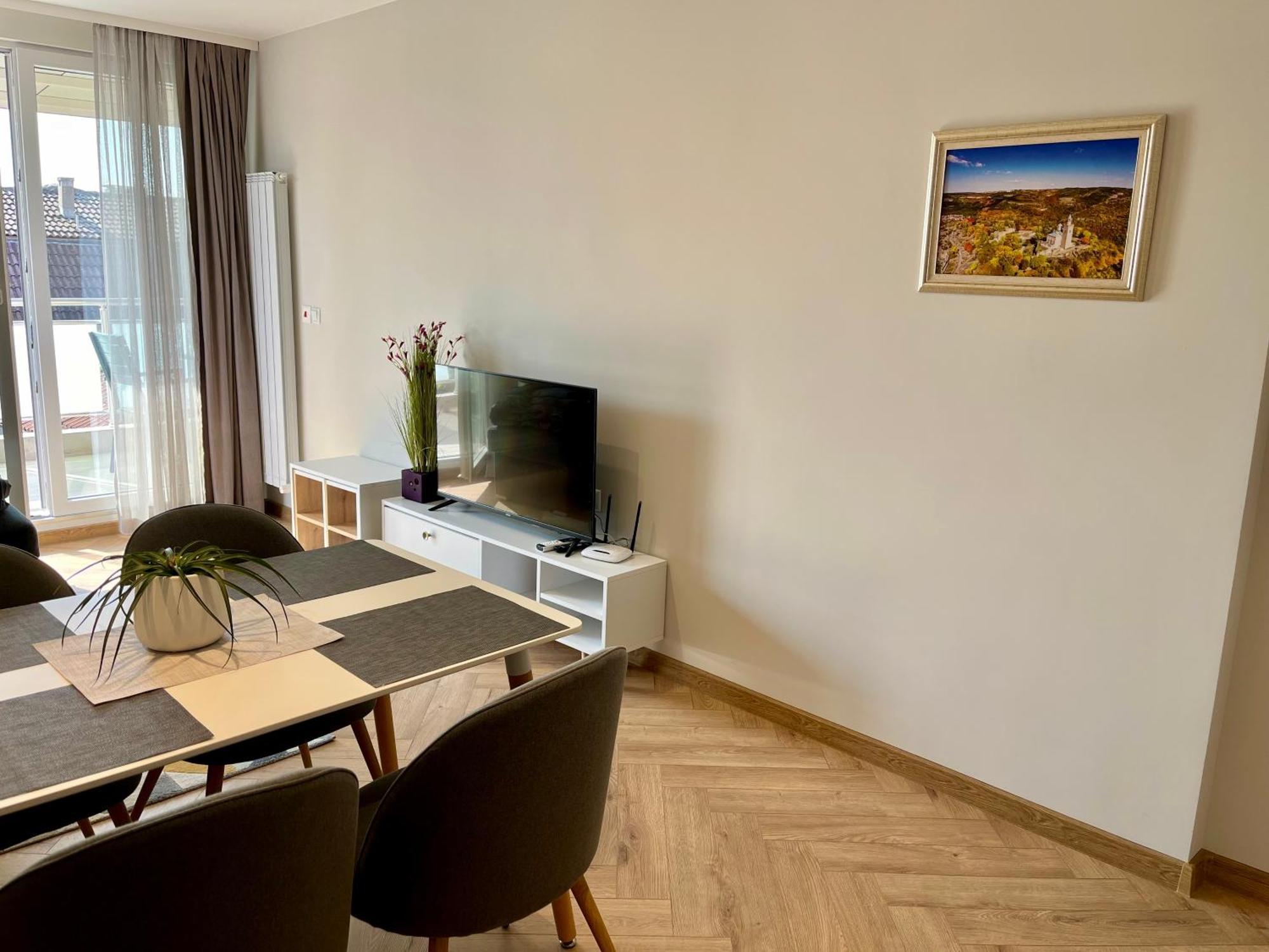 Parkcentral Luxury In City Center 7 Veliko Tarnovo Exterior photo